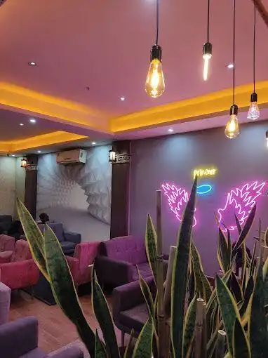 کافه پایتخت