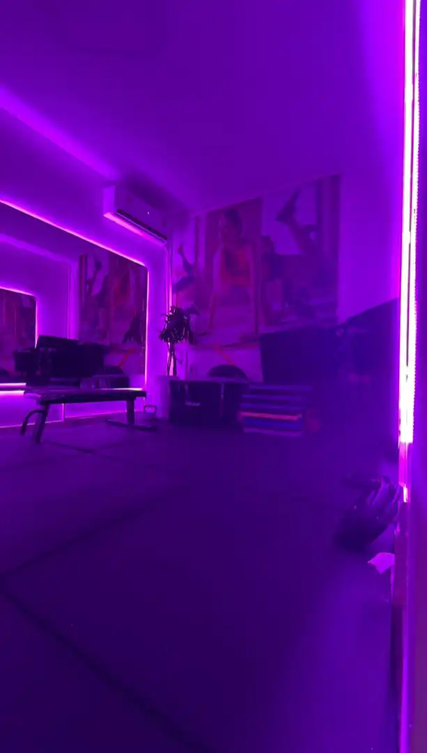 باشگاه بدنسازی بانوان مونفیت MooNfit