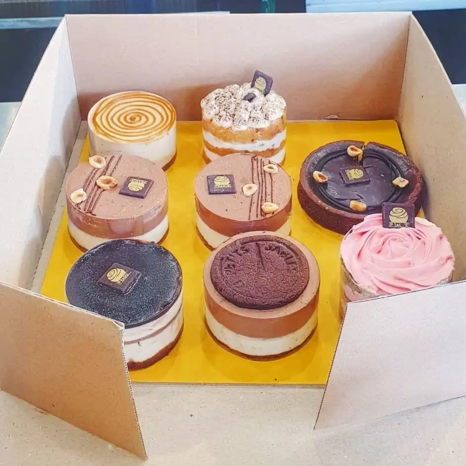 شیرینی پراگ