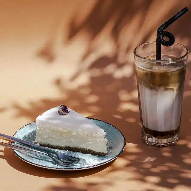  کافه رستوران تومو