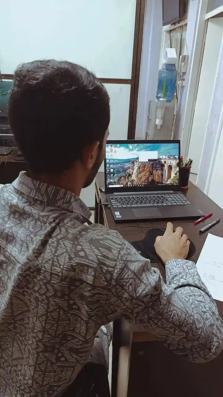 آموزشگاه فنی حرفه ای آیین