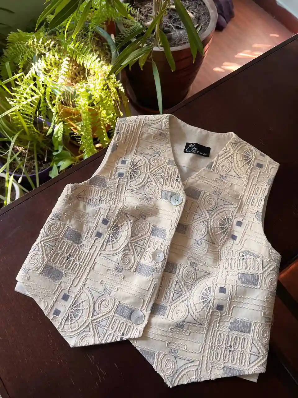 طراحی لباس و استدیوی لباس ایوْ دیزاین