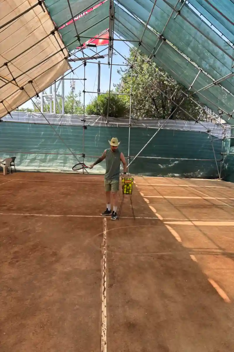 مربی تنیس محمد صادقی