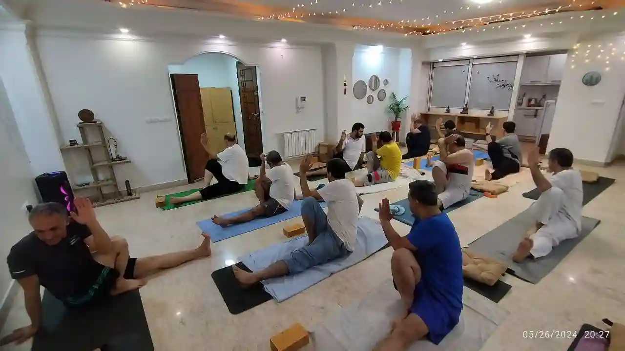 مرکز تخصصی یوگا رمانه (شعبه شریعتی)