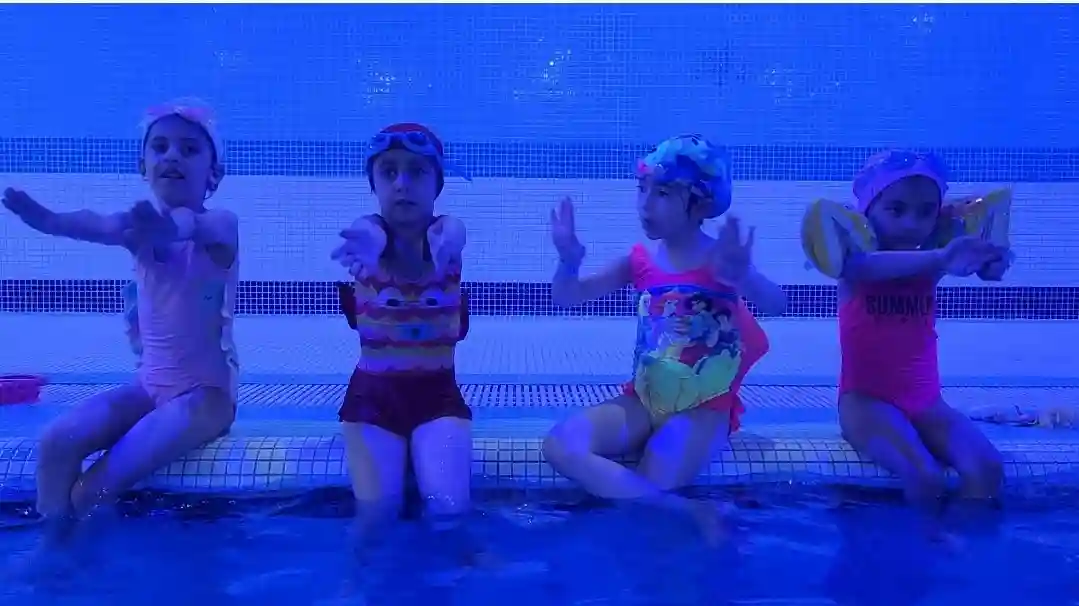 آموزش شنا از مبتدی تاپیشرفته (ندا مومنی)