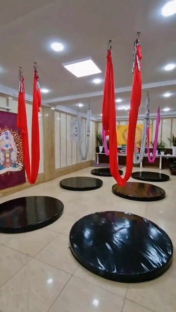 مرکز یوگا و اریال یوگا آرشیدا