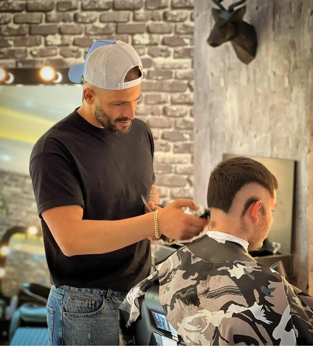 آرایشگاه مردانه روزبه