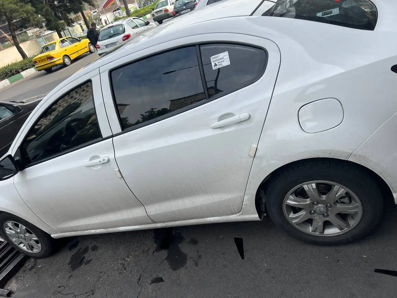 خدمات نصب شیشه دودی حرفه ای و جام جلو uv