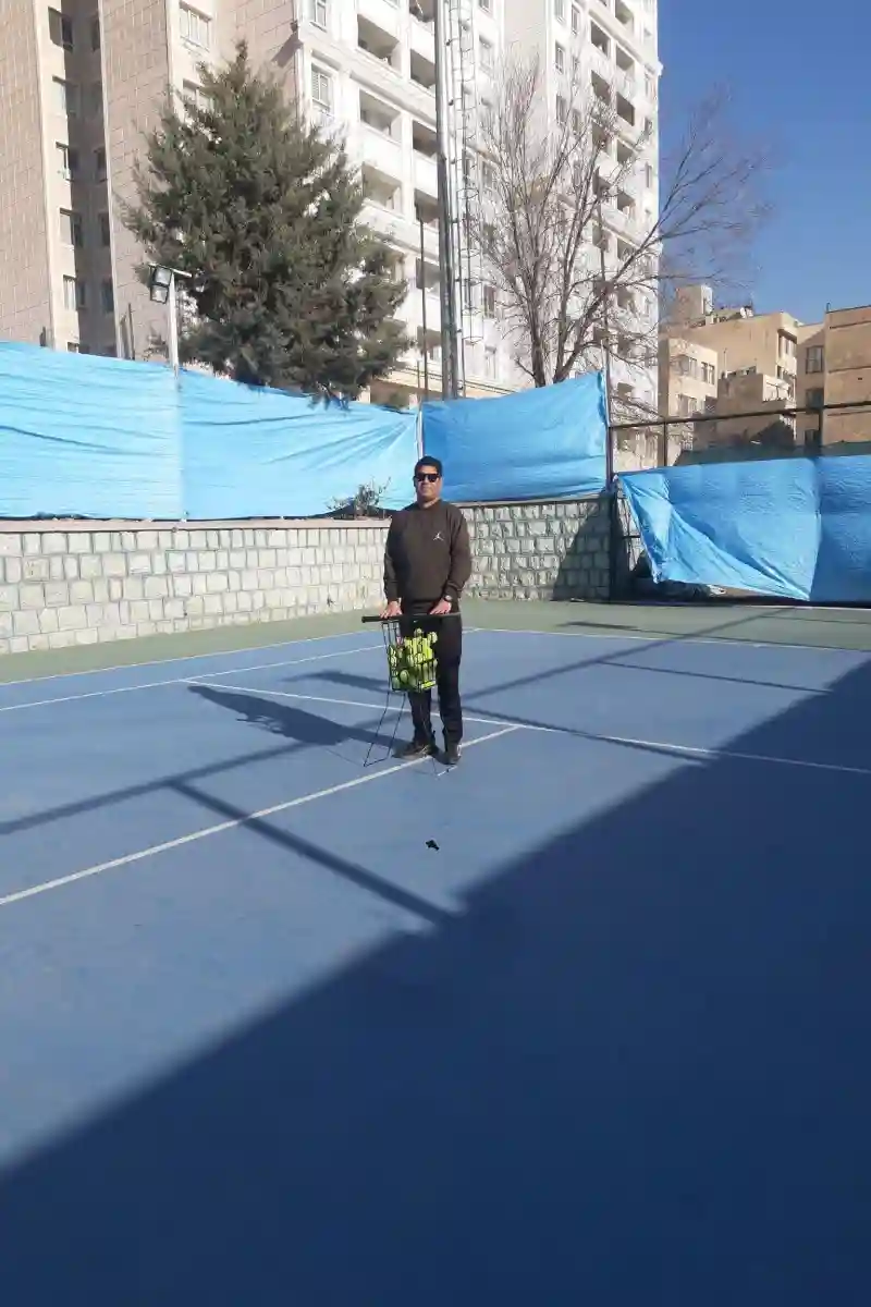 مربی تنیس امیر طاهری