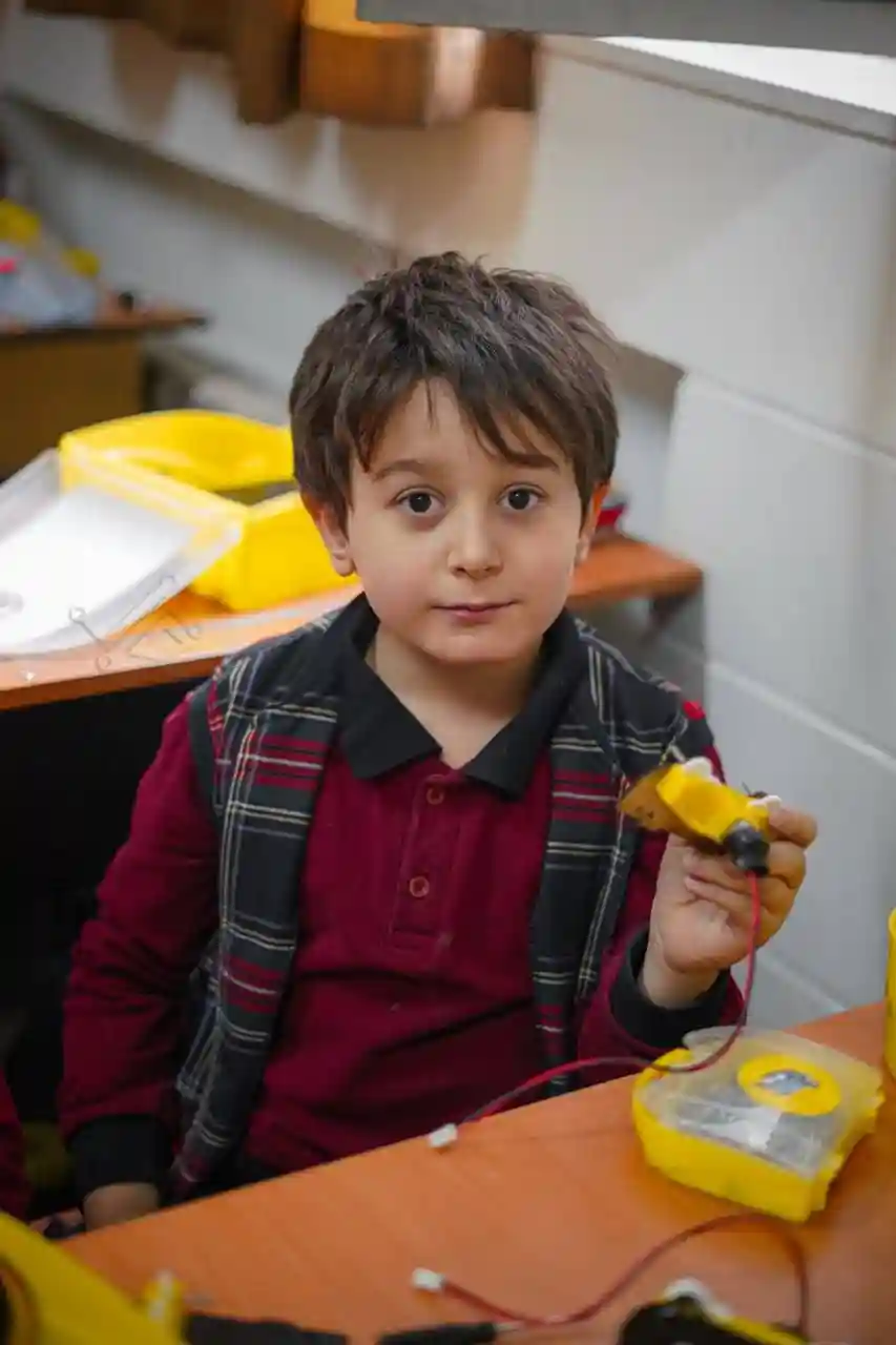 آموزشگاه رباتیک و برنامه نویسی سراتک