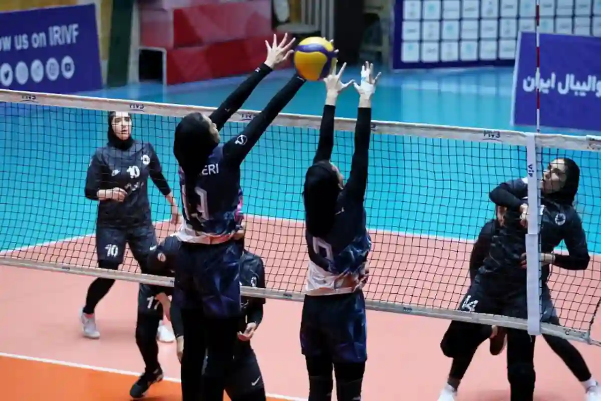 آکادمی والیبال مه سایه (بانوان)