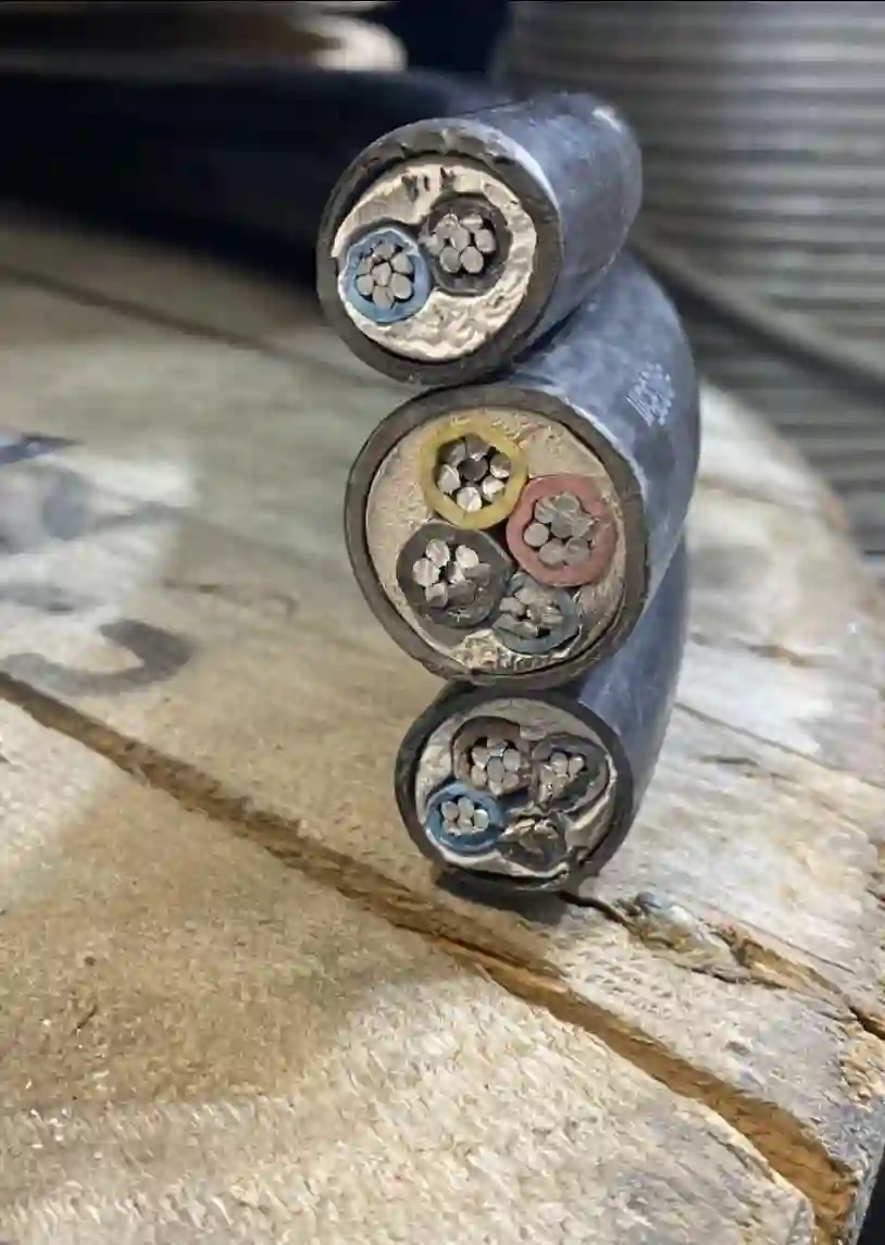 فروش انواع سیم و کابل آقای نجف‌پور