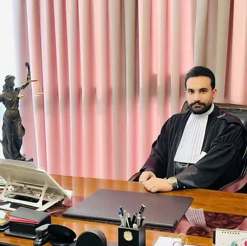 وکیل پایه یک دادگستری احمدرضا گل شیرازی
