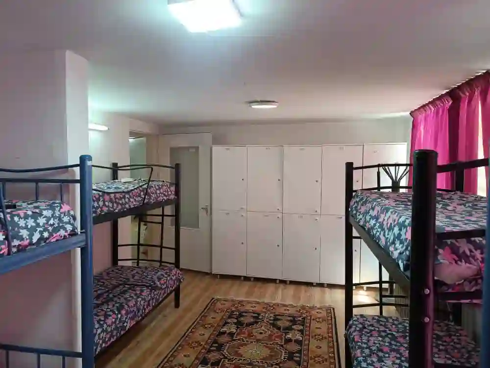 خوابگاه دخترانه بزرگمهر