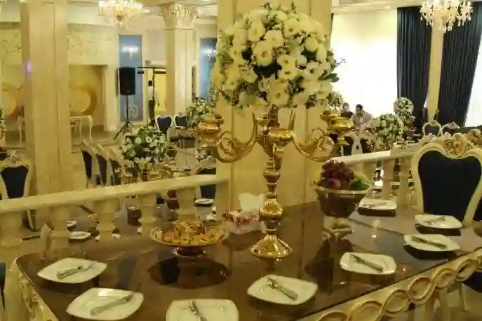 باغ و تالار پذیرایی مشاهیر