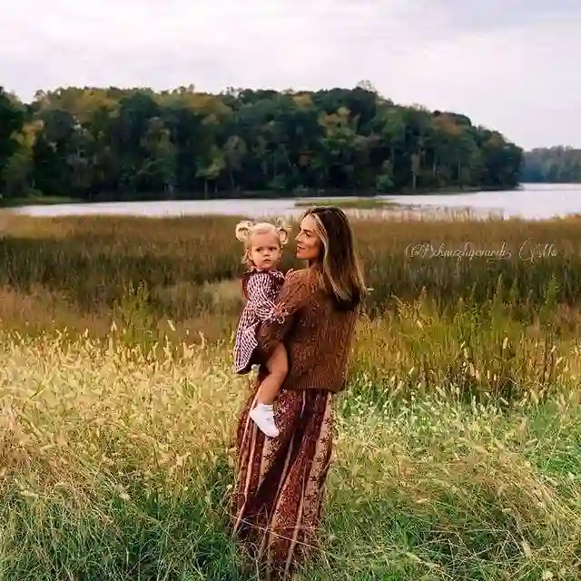 بهناز سادات لاجوردی کارشناس مامایی