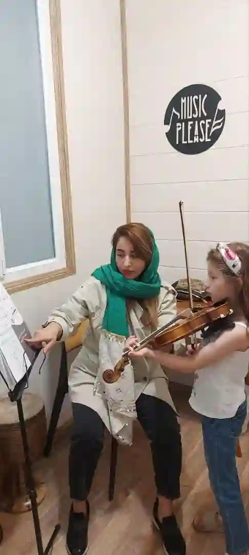 آموزشگاه موسیقی آونگ