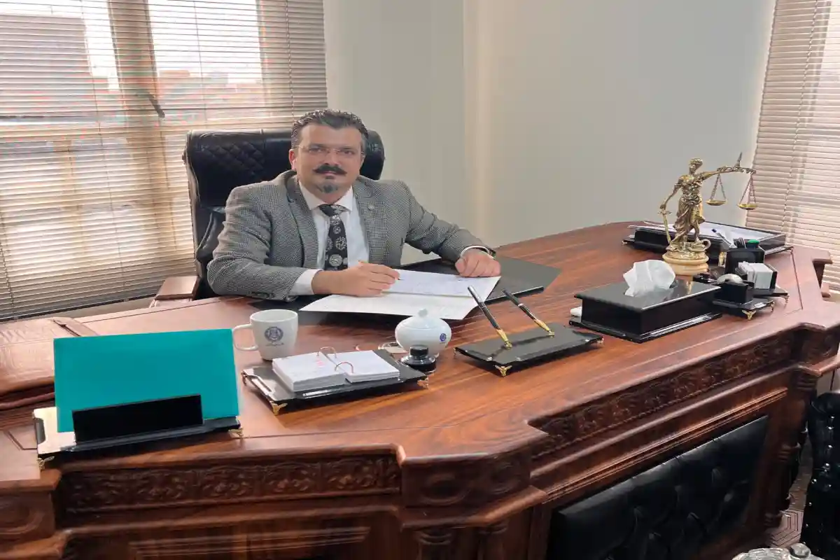 وکیل پایه یک دادگستری رئوف یازرلو