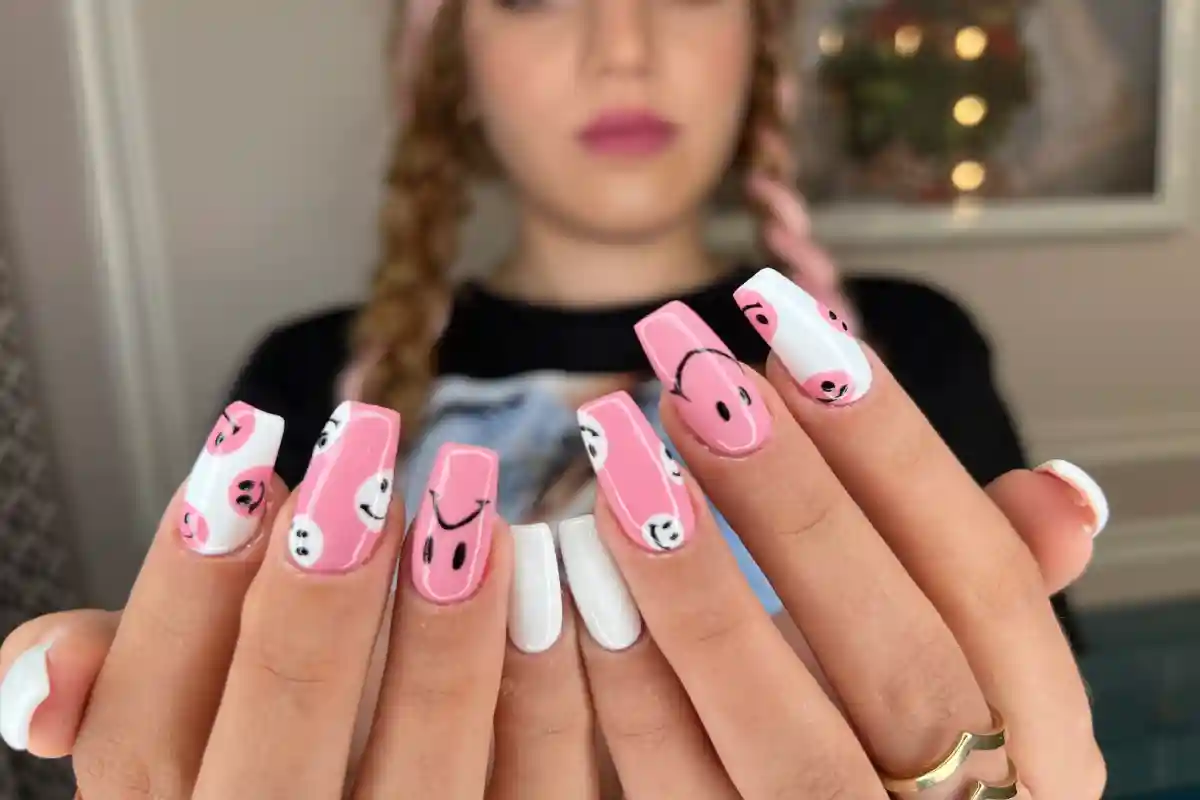 سالن زیبایی رزسفید